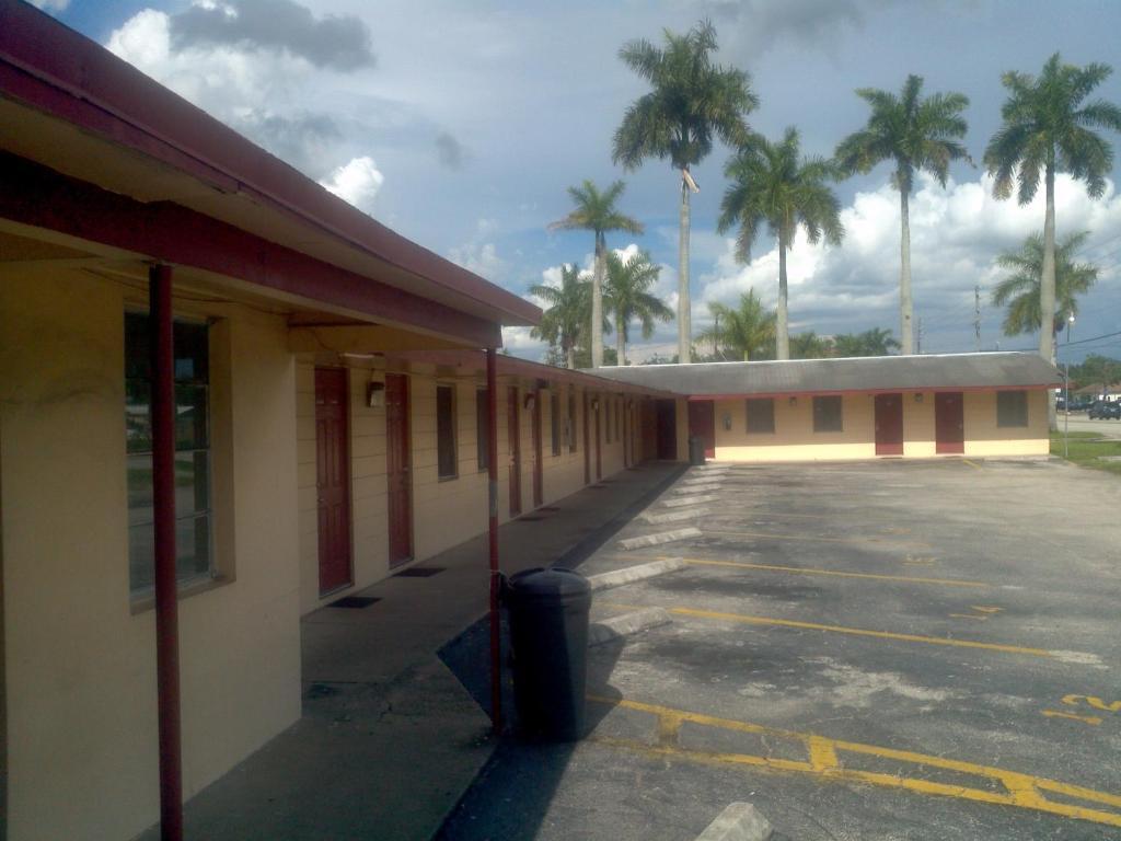 Palm City Motel フォートマイヤーズ エクステリア 写真